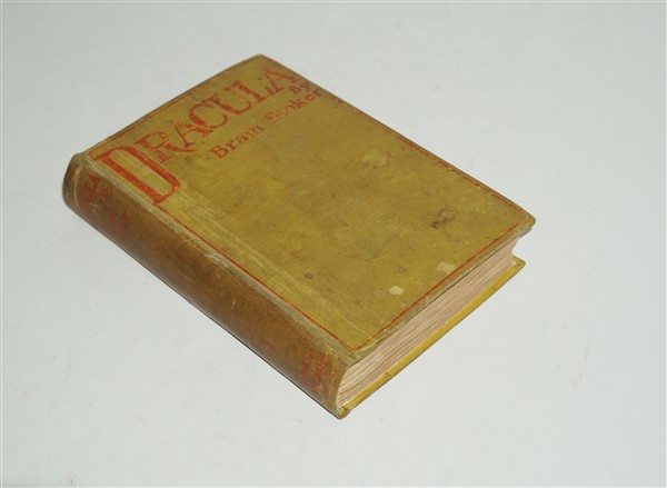 dracula.6 (600 x 439)